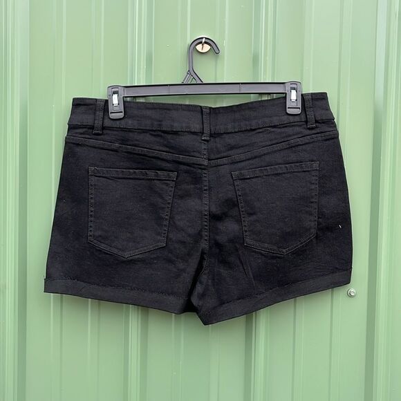 Women’s Black Denim Midrise Double Button Shorts Size 19 - Picture 2 of 7